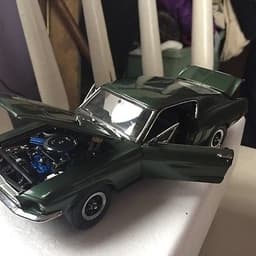 Danbury mint the bull it 1968 Ford Mustang gt die-cast replica