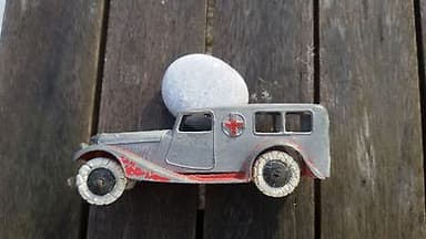 Dinky 24A Bentley Ambulance 30F - rare pre war prewar 1937 - No fatigue !