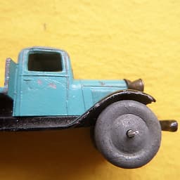 DINKY TOYS FRANCE PRE WAR # 25 LORRY PALE BLUE ZAMAC WHEELS SELLING 25 ITEMS