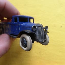 DINKY TOYS PRE WAR # 25 SERIES REDLINE GLICO TANKER HAS USUAL FATIGUE VERY RARE