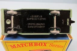 Matchbox Reg Whls 31B Ford Station Wagon Green-Pink / RARE BLACK BASE & SPW