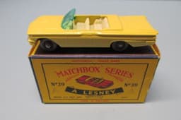 Matchbox Reg Whls 39B Pontiac Convertible Yellow / GPW / IVORY Int / BLACK Base