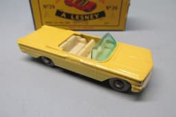 Matchbox Reg Whls 39B Pontiac Convertible Yellow / GPW / IVORY Int / BLACK Base