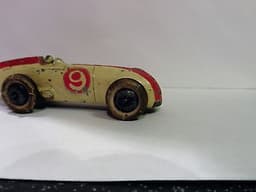 PRE-WAR DINKY 23a - RACING CAR - WITH DRIVER - RARE