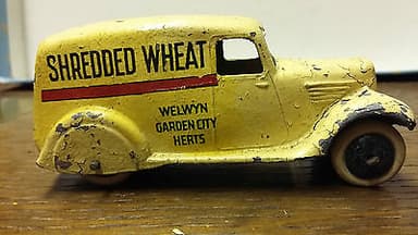 PRE WAR DINKY TOYS, MECCANO, SHREDDED WHEAT WELWYN GARDEN CITY HERTS VAN (2) RB